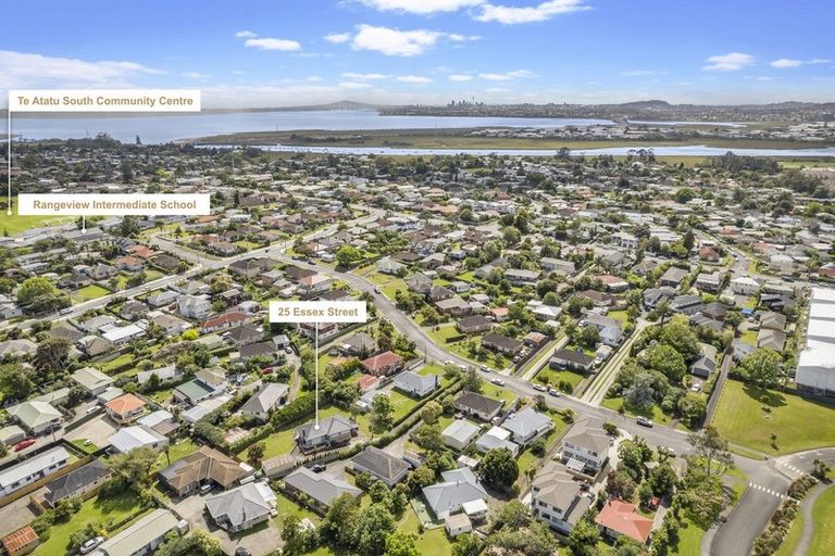 Photo of property in 25 Essex Street, Te Atatu South, Auckland, 0610