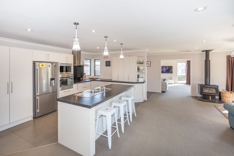 Photo of property in 26 Henley Close, Rolleston, 7614