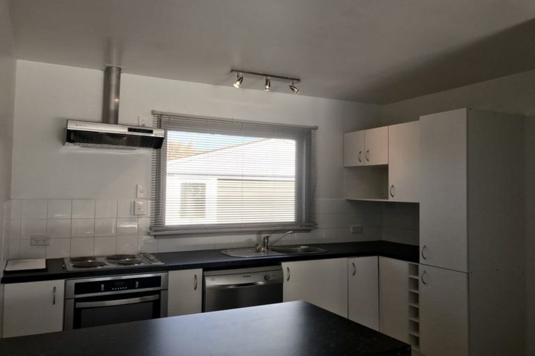 Photo of property in 216 Riverlaw Terrace, Saint Martins, Christchurch, 8022