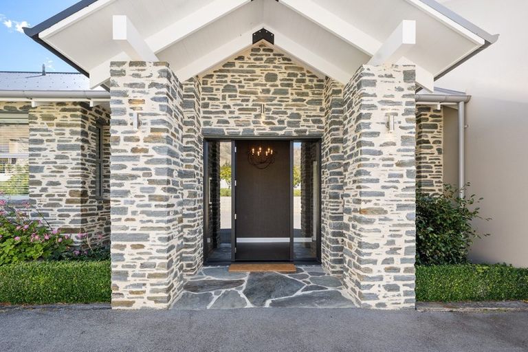 Photo of property in 9 Hollyhock Lane, Wanaka, 9305