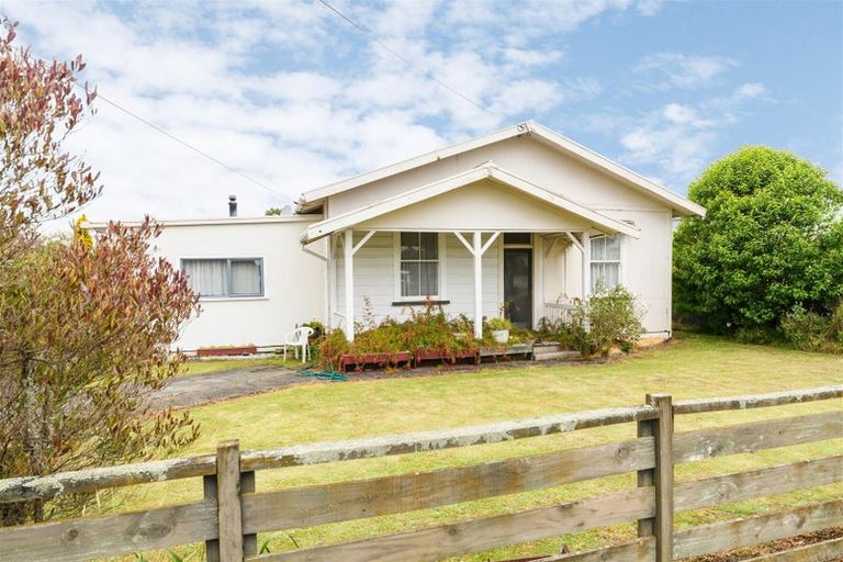 Photo of property in 9 Oxford Street, Marton, 4710