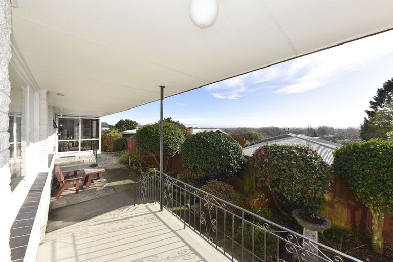 Photo of property in 1/2 Conifer Place, Huntsbury, Christchurch, 8022