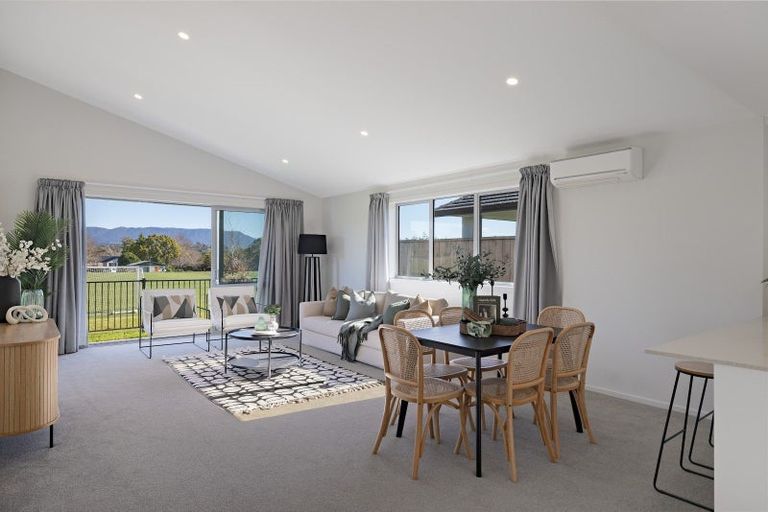 Photo of property in 22 Richardson Road, Omokoroa, 3114