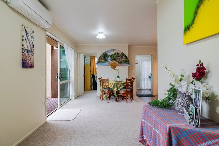 Photo of property in 86 Wikiriwhi Crescent, Awapuni, Palmerston North, 4412