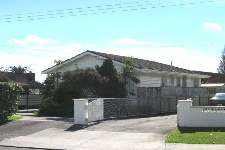 Photo of property in 2/2 Richard Avenue, Bucklands Beach, Auckland, 2014