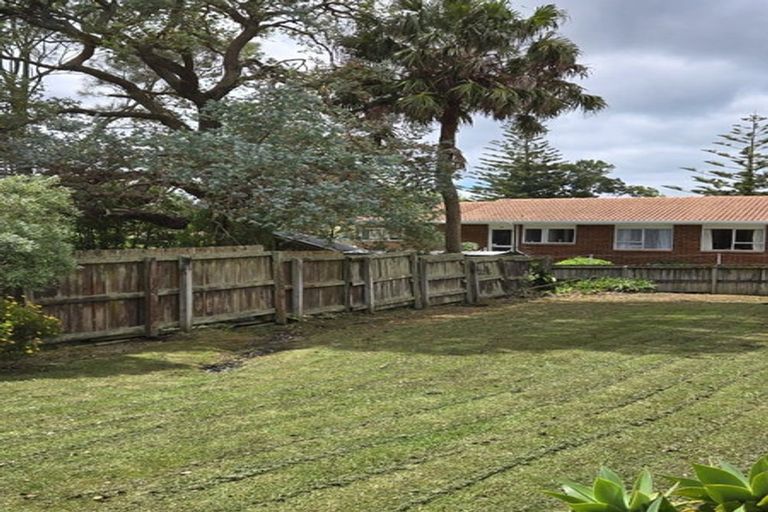 Photo of property in 1/68 Titirangi Road, New Lynn, Auckland, 0600