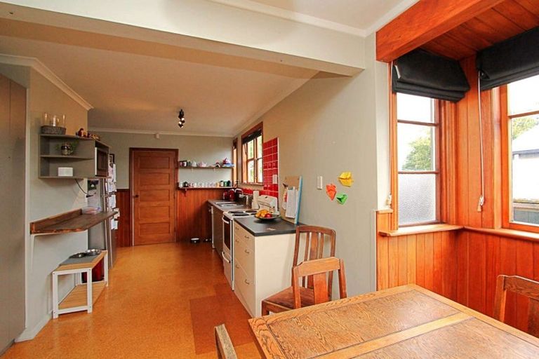 Photo of property in 19 Hammond Road, Taradale, Napier, 4112