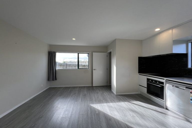 Photo of property in 31a Paton Avenue, Te Atatu South, Auckland, 0610