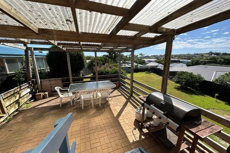 Photo of property in 1 Richardson Avenue, Pukekohe, 2120