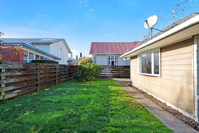 Photo of property in 2/13 Derwent Lee Grove, Epuni, Lower Hutt, 5011