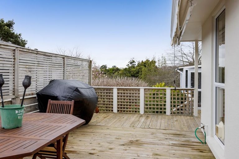 Photo of property in 54 Karina Road, Merrilands, New Plymouth, 4312