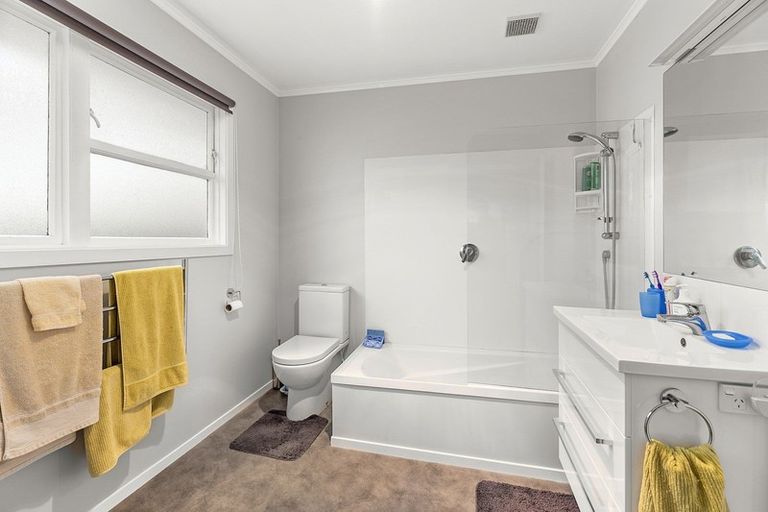 Photo of property in 14f2 Astor Street, Karori, Wellington, 6012