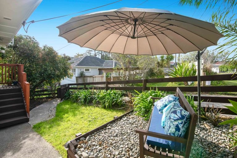 Photo of property in 27a Makiri Street, Helensville, 0800