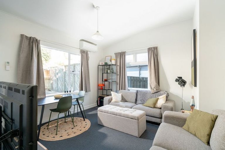 Photo of property in 8 Shannon Street, Mount Victoria, Wellington, 6011