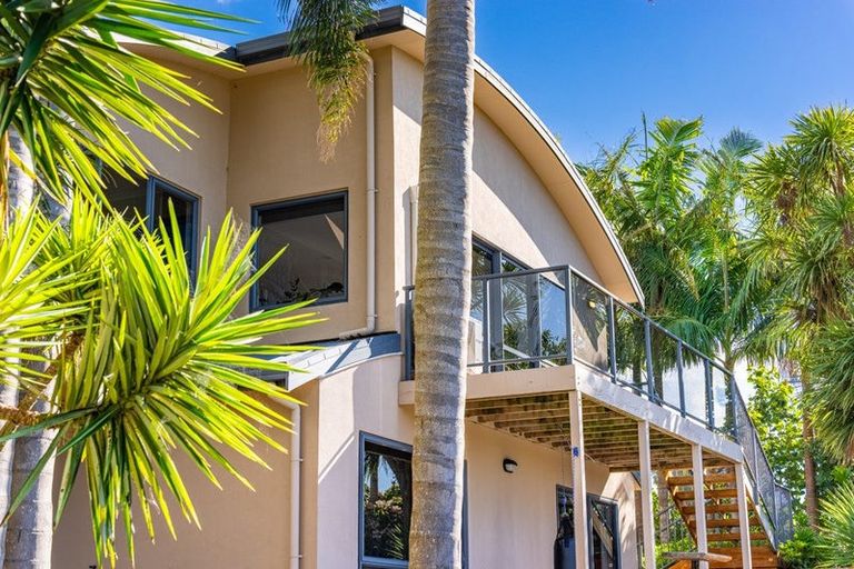 Photo of property in 381 Cove Road, Waipu, 0582