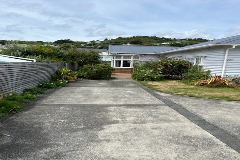 Photo of property in 297 The Parade, Island Bay, Wellington, 6023