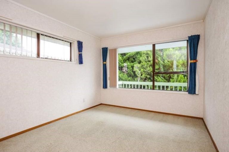 Photo of property in 41 Miltonia Avenue, Te Atatu South, Auckland, 0610