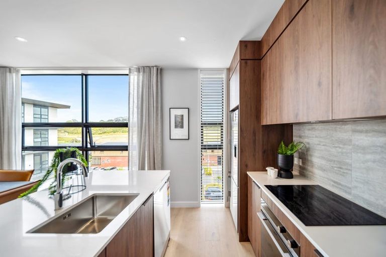 Photo of property in 203/82 Te Oneroa Way, Long Bay, 0630