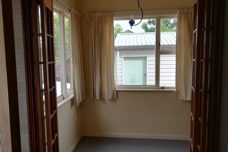 Photo of property in 1/10 Gamblins Road, Saint Martins, Christchurch, 8022
