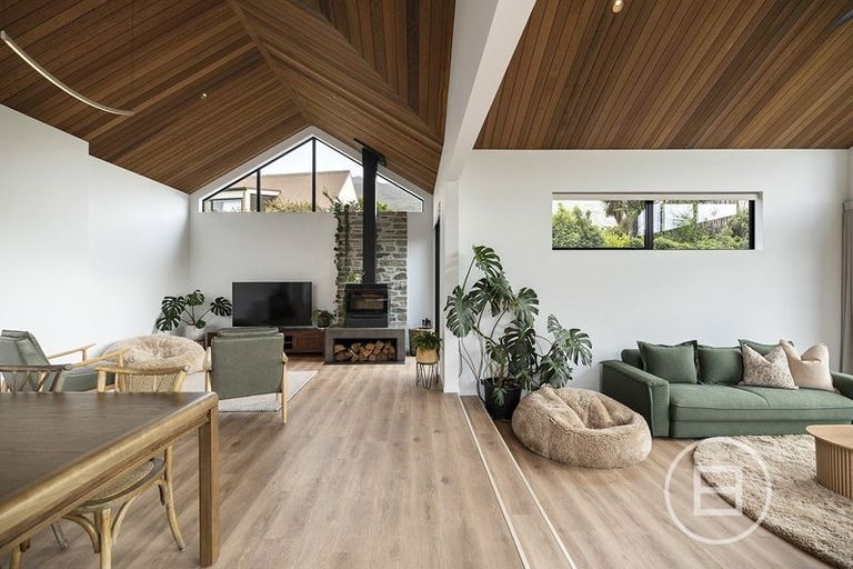 Photo of property in 6 Heuchan Lane, Wanaka, 9305
