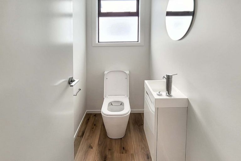 Photo of property in 4/11 Lees Grove, Wainuiomata, Lower Hutt, 5014