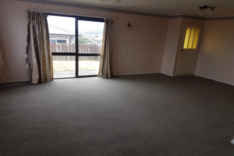 Photo of property in 20 Rice Crescent, Newlands, Wellington, 6037