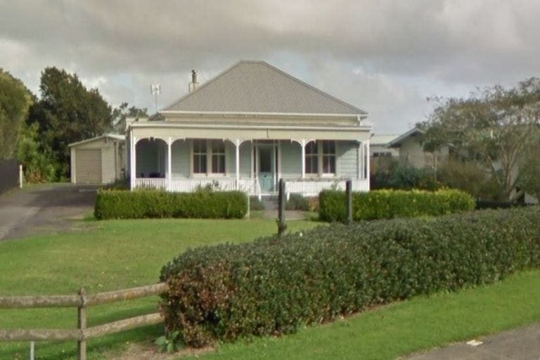 Photo of property in 119 Kitchener Road, Waiuku, 2123