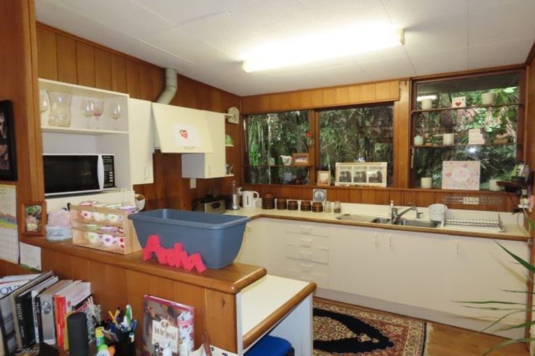 Photo of property in 54 Mahoe Road, Titirangi, Auckland, 0604