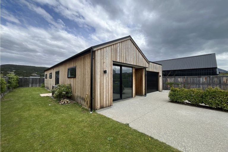 Photo of property in 6 Glen Dene Crescent, Wanaka, 9305