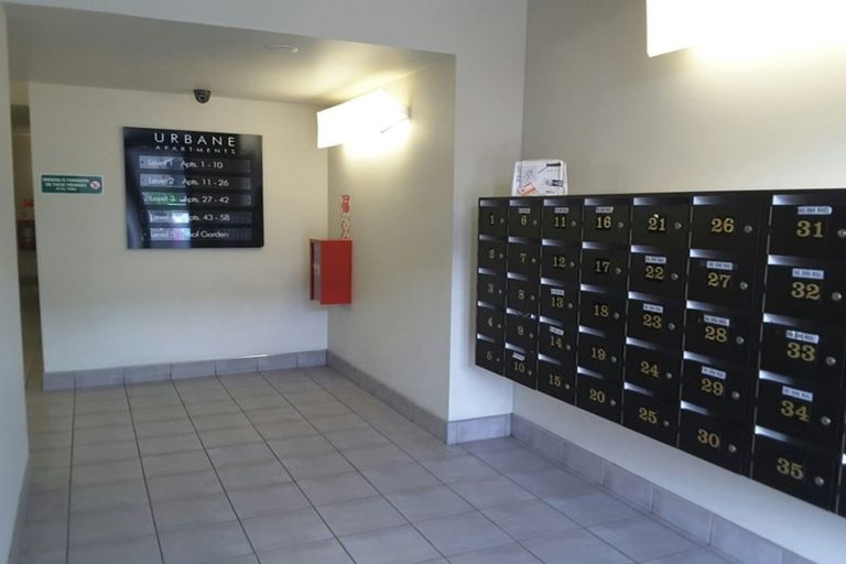 Photo of property in Urbane Apartments, 15/29 Webb Street, Mount Cook, Wellington, 6011