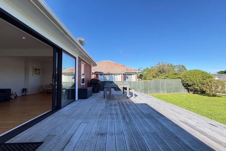 Photo of property in 25 Pirie Crescent, Moera, Lower Hutt, 5010