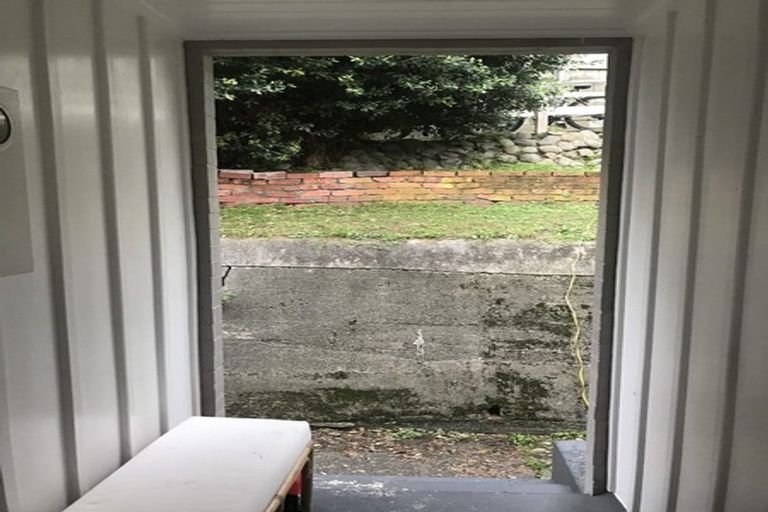 Photo of property in 5 Elphinstone Avenue, Strathmore Park, Wellington, 6022