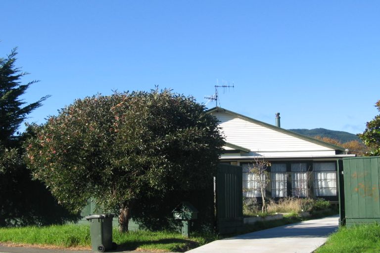 Photo of property in 33 Linwood Drive, Paraparaumu, 5032