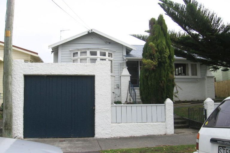 Photo of property in 43 Palm Avenue, Lyall Bay, Wellington, 6022