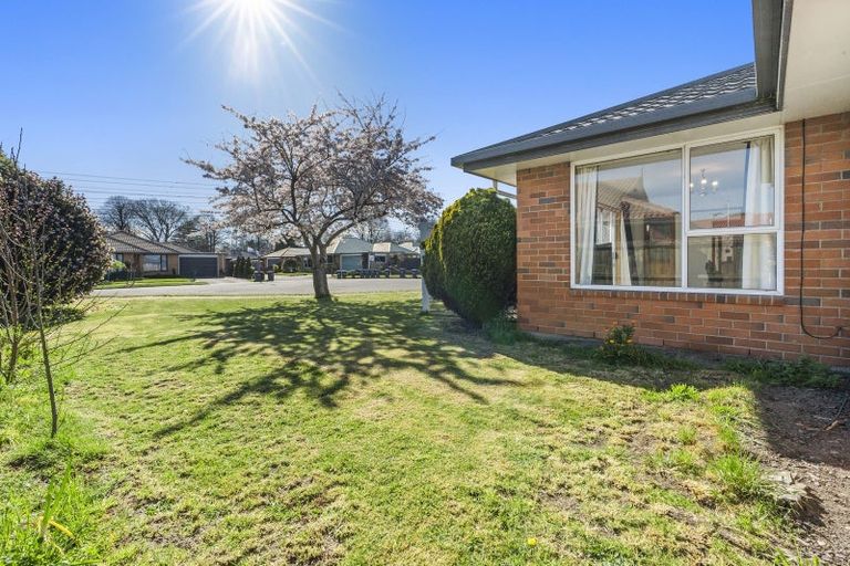 Photo of property in 28 Peebles Drive, Hei Hei, Christchurch, 8042