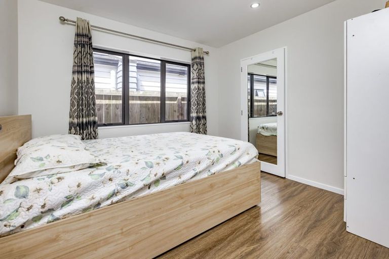 Photo of property in 18 Survila Street, Takanini, 2110