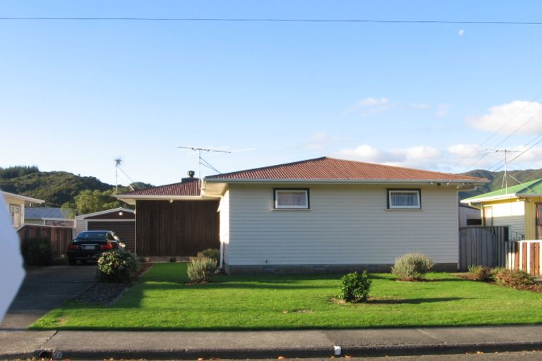 Photo of property in 22 Karamu Crescent, Wainuiomata, Lower Hutt, 5014