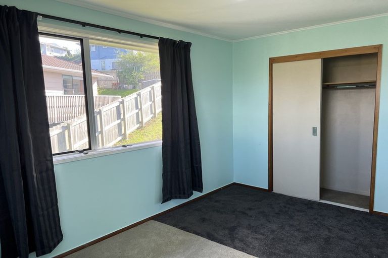 Photo of property in 121a Seabrook Avenue, New Lynn, Auckland, 0600
