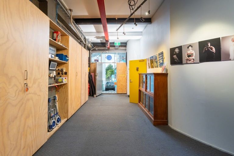 Photo of property in 10 Oxford Terrace, Mount Cook, Wellington, 6021