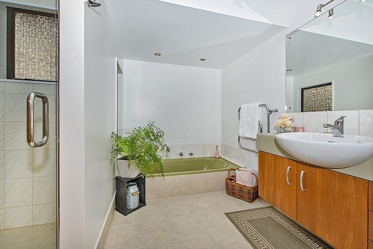 Photo of property in 16 Rugby Place, Te Kamo, Whangarei, 0112