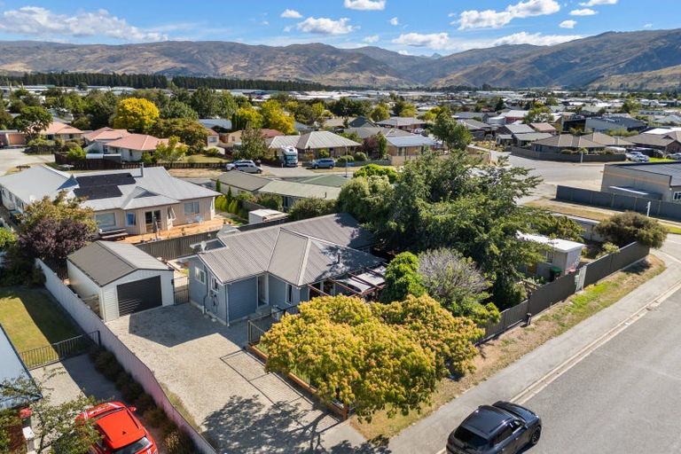 Photo of property in 102 Inniscort Street, Cromwell, 9310