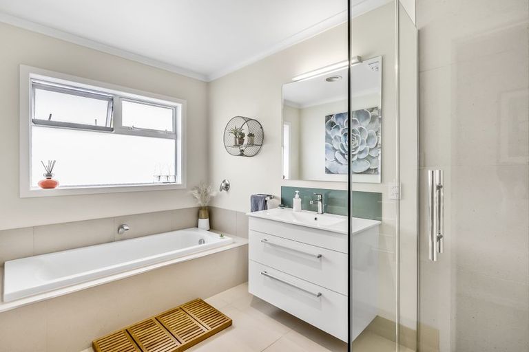 Photo of property in 21 Jade Lane, Paraparaumu, 5032