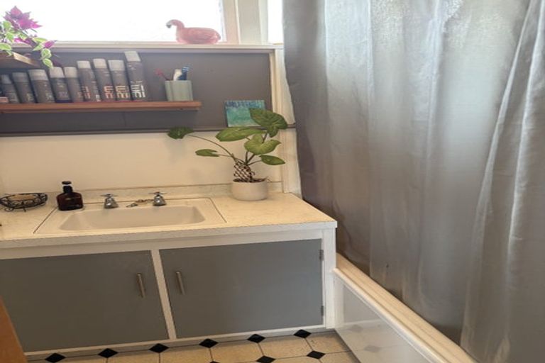 Photo of property in 3/4 George Street, Hospital Hill, Napier, 4110