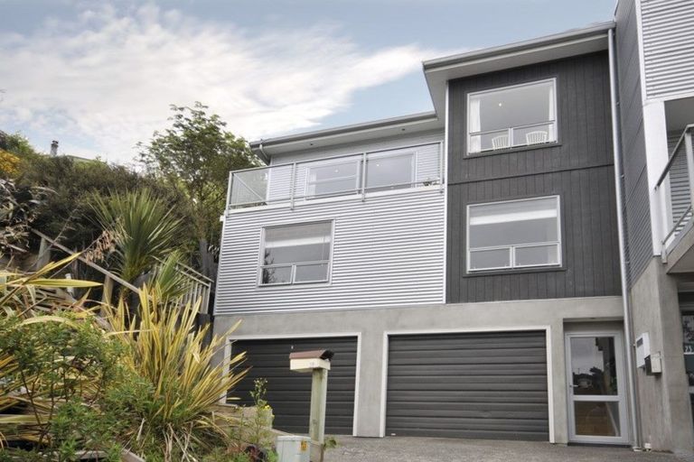 Photo of property in 21 Kopiko Way, Brooklyn, Wellington, 6021