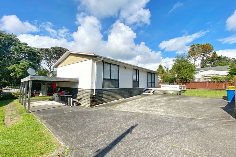 Photo of property in 3 Lynwood Road, New Lynn, Auckland, 0600