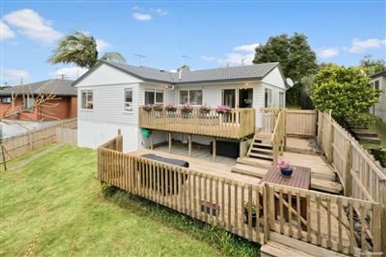 Photo of property in 3 Ian Sage Avenue, Torbay, Auckland, 0630