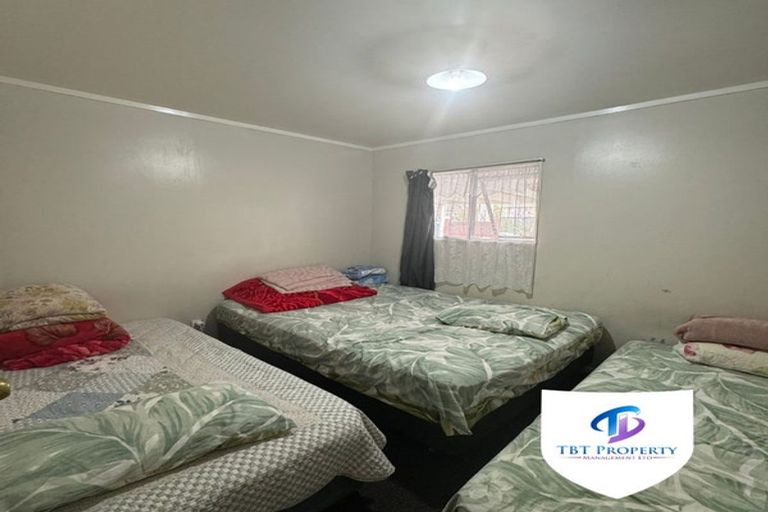 Photo of property in 696 Massey Road, Mangere, Auckland, 2022