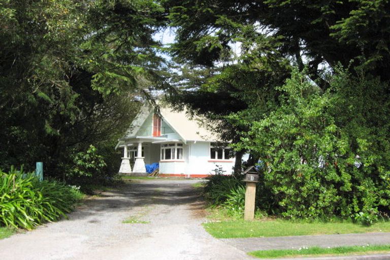 Photo of property in 1 Tawa Street, Inglewood, 4330