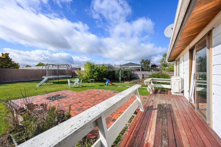 Photo of property in 9 Alma Place, Milson, Palmerston North, 4414