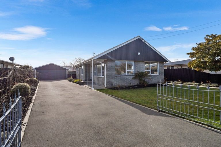 Photo of property in 67 Farquhars Road, Redwood, Christchurch, 8051